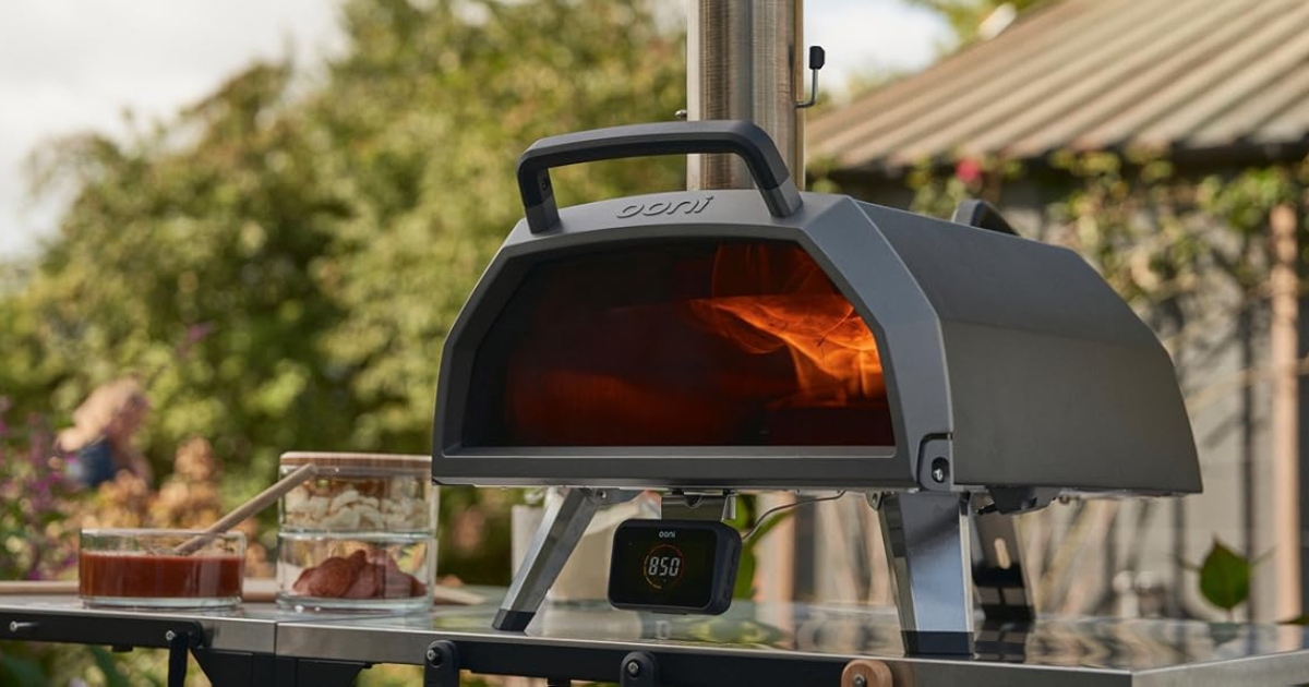 A buyer bought the Ooni karu pizza oven 